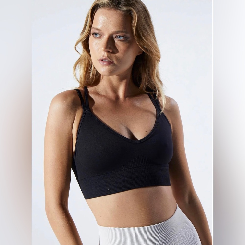 Avocado Fire Bra Sz Medium Black yoga Bra